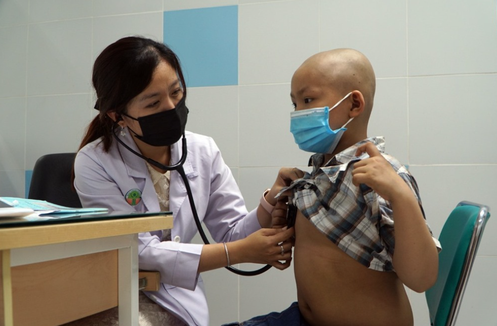 Novaland ủng hộ một tỷ đồng giúp trẻ em ung thư Việt Nam