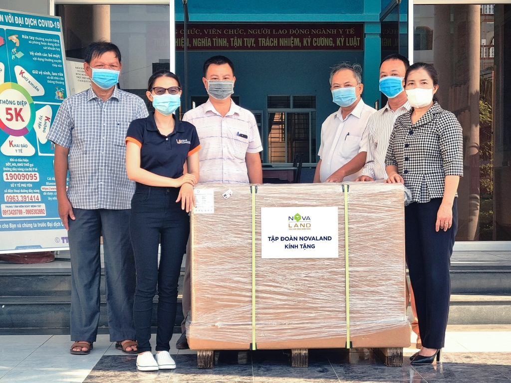 Tăng cường kiểm soát dịch bệnh tại Phú Yên, Tập đoàn Novaland tặng máy xét nghiệm nhanh